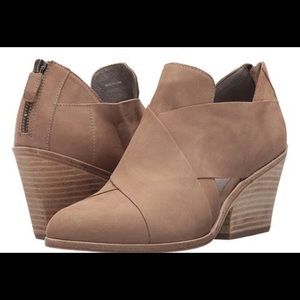 EILEEN FISHER JENKINS BOOTIE!